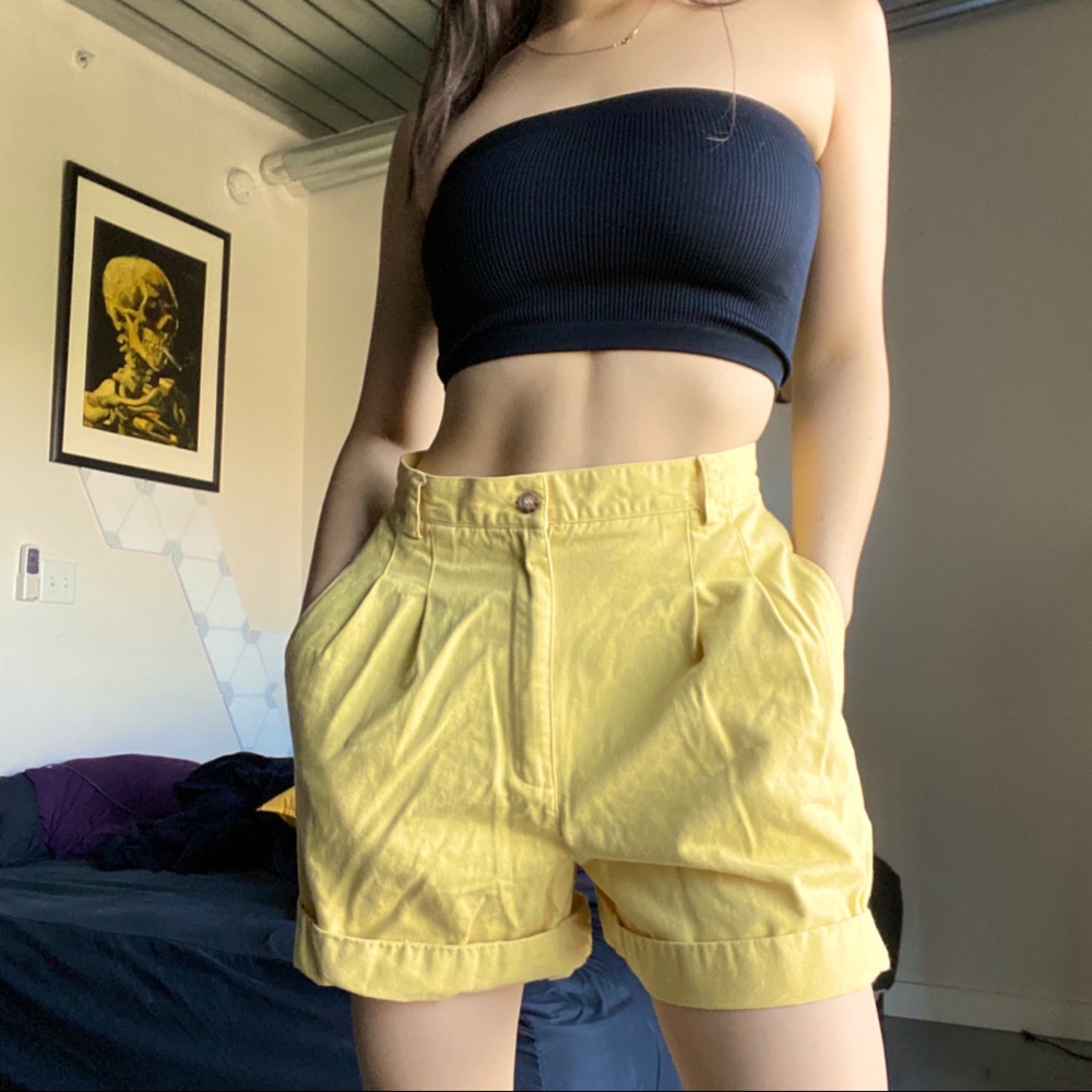 PASTEL YELLOW HIGH RISE SHORTS